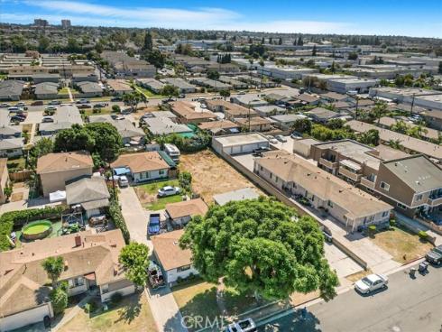 7802 Newman Avenue, Huntington Beach, CA