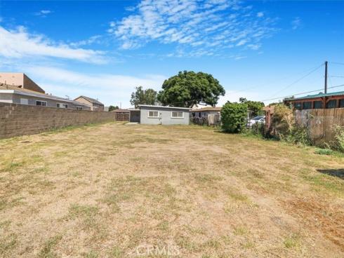 7802 Newman Avenue, Huntington Beach, CA