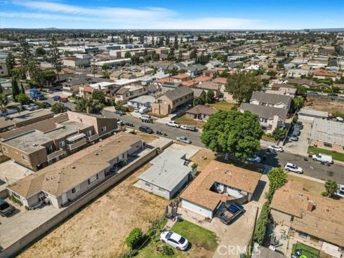 7802 Newman Avenue, Huntington Beach, CA