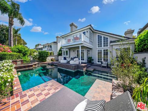 19382 Woodlands Drive, Huntington Beach, CA
