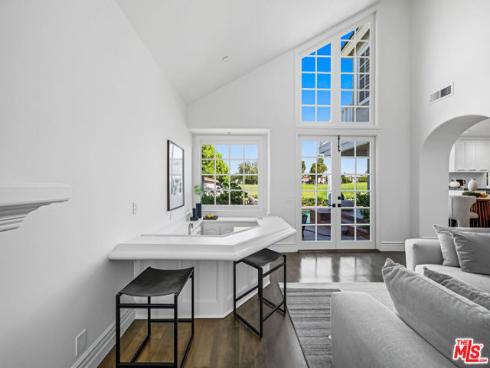 19382 Woodlands Drive, Huntington Beach, CA