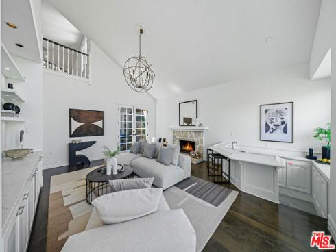 19382 Woodlands Drive, Huntington Beach, CA