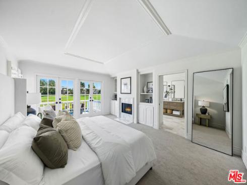 19382 Woodlands Drive, Huntington Beach, CA