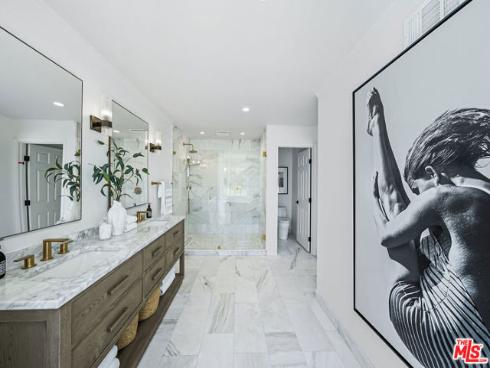 19382 Woodlands Drive, Huntington Beach, CA