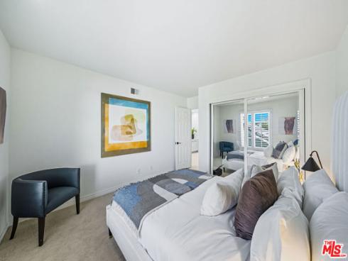 19382 Woodlands Drive, Huntington Beach, CA