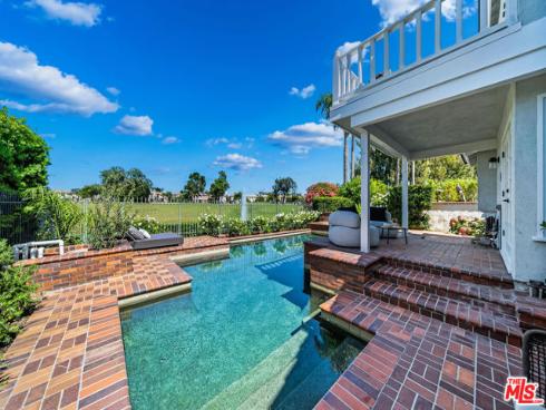 19382 Woodlands Drive, Huntington Beach, CA