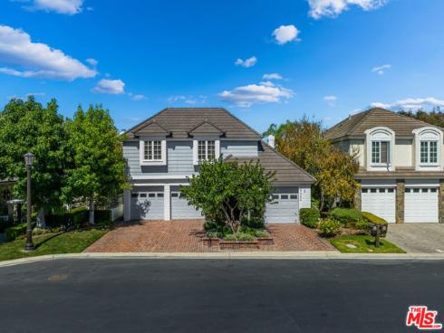 19382 Woodlands Drive, Huntington Beach, CA