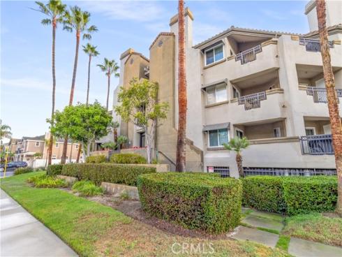 430  Lake  304  Street, Huntington Beach, CA