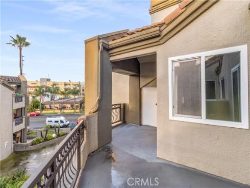 430  Lake  304  Street, Huntington Beach, CA