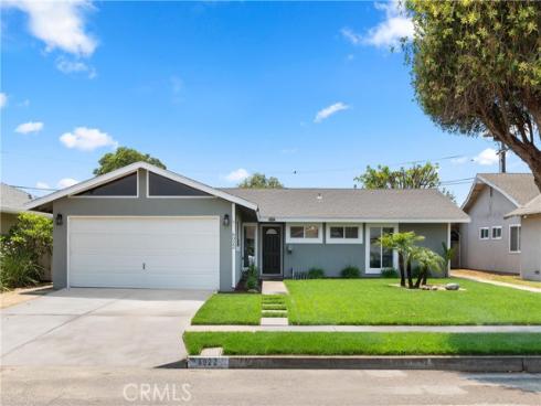 6022 Larchwood Drive, Huntington Beach, CA