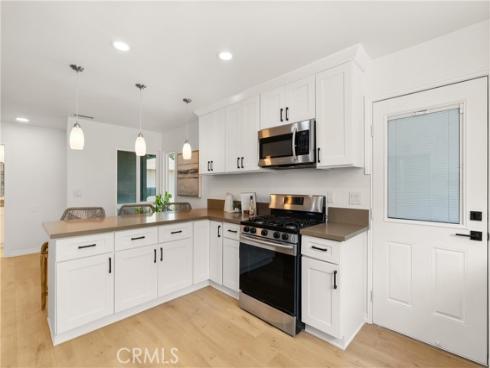 6022 Larchwood Drive, Huntington Beach, CA