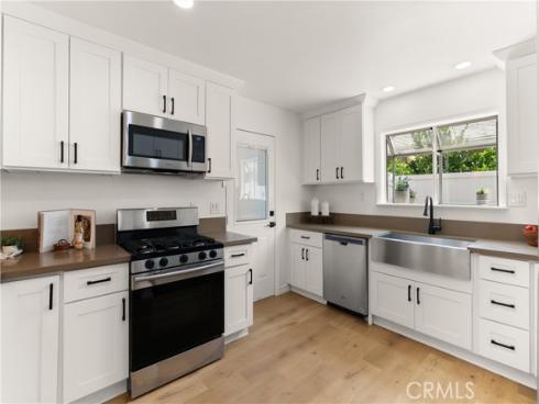 6022 Larchwood Drive, Huntington Beach, CA