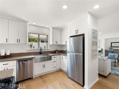 6022 Larchwood Drive, Huntington Beach, CA