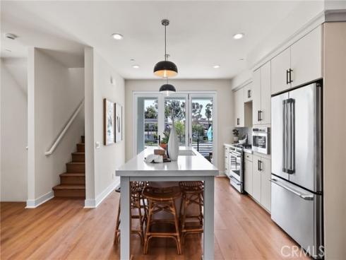 19051 Main 113 Street, Huntington Beach, CA