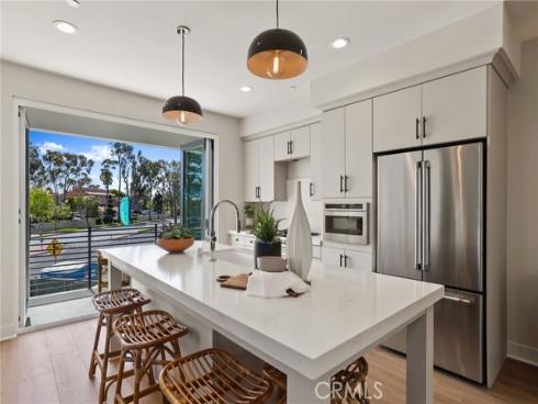 19051 Main 113 Street, Huntington Beach, CA
