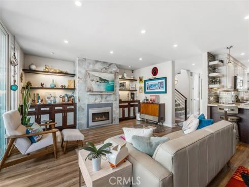 4045  Warner Ave  , Huntington Beach, CA