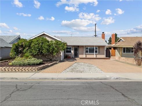 17391  Meer   Circle, Huntington Beach, CA