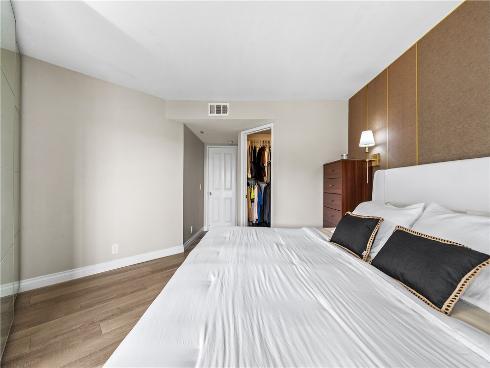 430 Lake 204 Street, Huntington Beach, CA