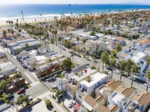 304  18th  , Huntington Beach, CA