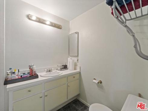 19941  Carmania   Lane, Huntington Beach, CA