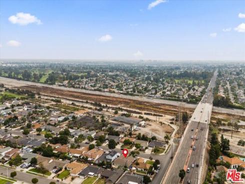 19941  Carmania   Lane, Huntington Beach, CA