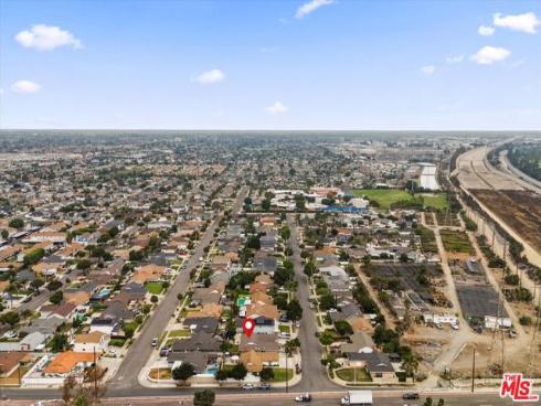 19941  Carmania   Lane, Huntington Beach, CA