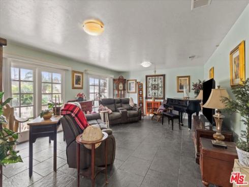 19941  Carmania   Lane, Huntington Beach, CA