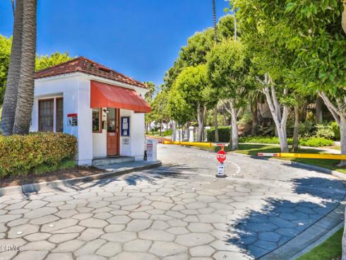 7412 Seabluff 108 Drive, Huntington Beach, CA