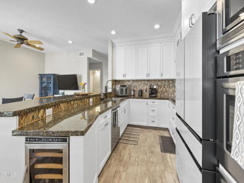 7412 Seabluff 108 Drive, Huntington Beach, CA