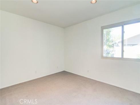 8886  Plumas  1124A  Circle, Huntington Beach, CA