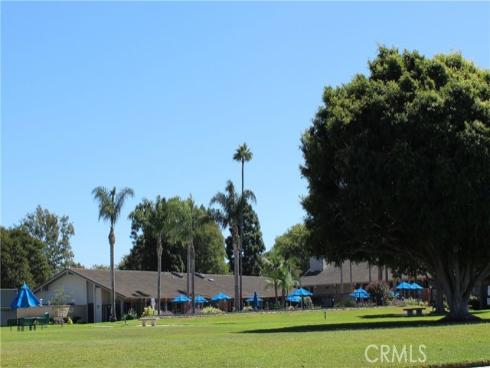 8565  Colusa  906C  Circle, Huntington Beach, CA