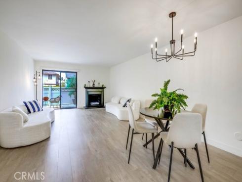 4682  Warner  B102 , Huntington Beach, CA