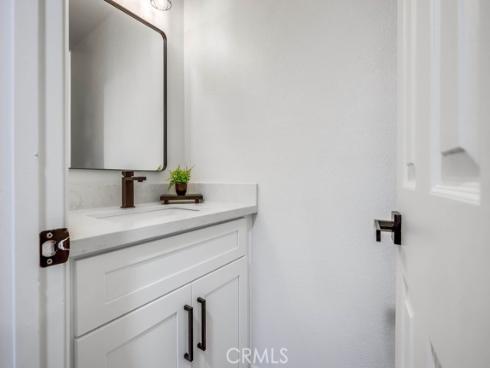 4682  Warner  B102 , Huntington Beach, CA