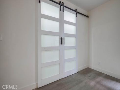 4682  Warner  B102 , Huntington Beach, CA