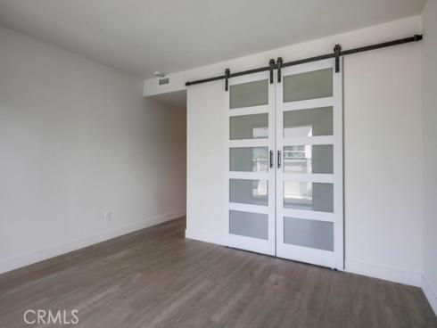 4682  Warner  B102 , Huntington Beach, CA