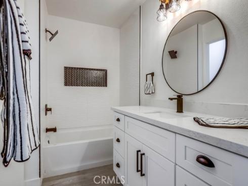 4682  Warner  B102 , Huntington Beach, CA