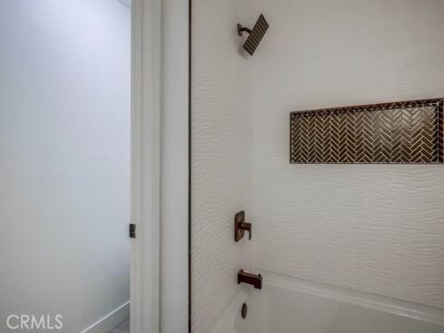 4682  Warner  B102 , Huntington Beach, CA