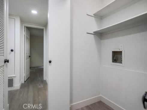 4682  Warner  B102 , Huntington Beach, CA