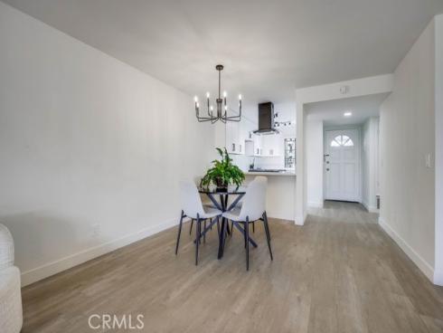 4682  Warner  B102 , Huntington Beach, CA