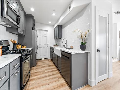 18859  Milos   Circle, Huntington Beach, CA