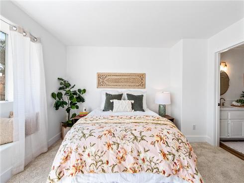 18859  Milos   Circle, Huntington Beach, CA