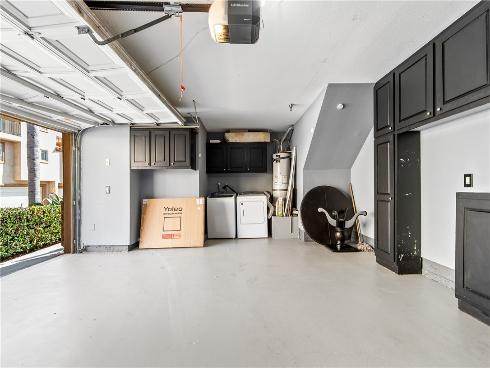 18859  Milos   Circle, Huntington Beach, CA