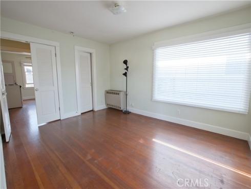 228  12th  1113 Olive Av  Street, Huntington Beach, CA