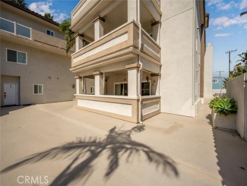 1516  Pacific Coast  101 , Huntington Beach, CA