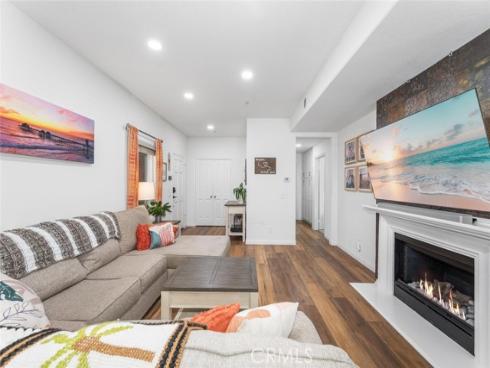 1516  Pacific Coast  101 , Huntington Beach, CA