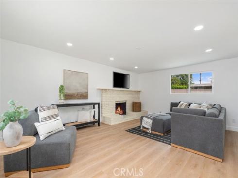 8171  Holland   Drive, Huntington Beach, CA