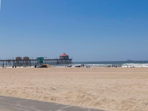 711  Pacific Coast Highway  206 , Huntington Beach, CA