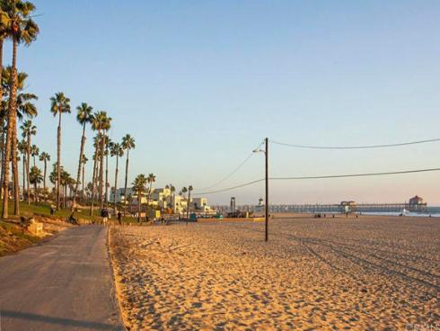 711  Pacific Coast Highway  206 , Huntington Beach, CA