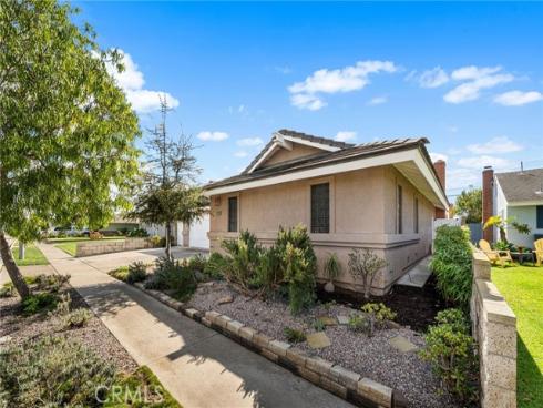 5862  Raphael  , Huntington Beach, CA