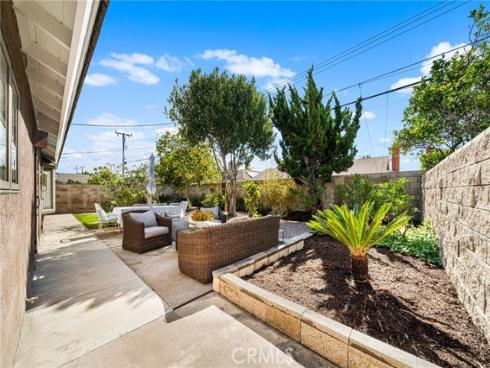 5862  Raphael  , Huntington Beach, CA